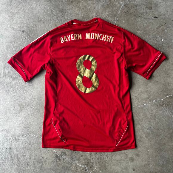 BAYERN MUNICH SOCCER FOOTBALL JERSEY NO. 8 T-MOBILE ADIDAS LARGE - Picture 2 of 5
